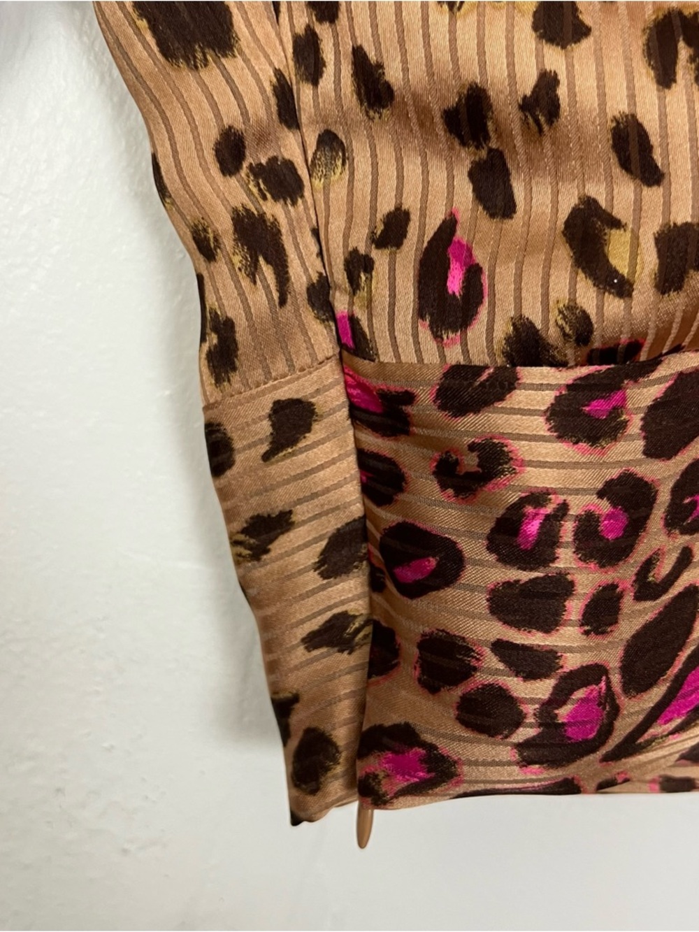 NWOT Express Leopard Satin Brown Pink One Shoulder Top Tie Front XS - Picture 4 of 4